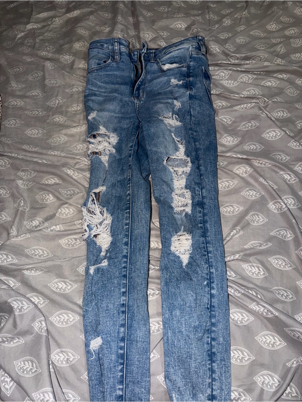 American Eagle Outfitters Distressed Medium Blue Skinny Jeans